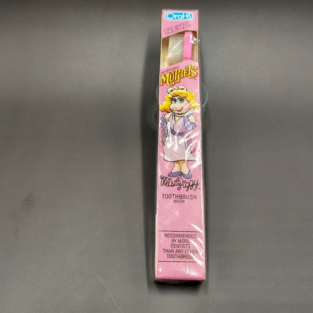 Muppets Miss Piggy Vintage 1984 Oral B Toothbrush New In Box Pink